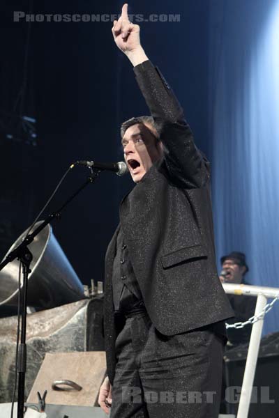 EINSTURZENDE NEUBAUTEN - 2014-11-17 - PARIS - Le Trianon - Christian Emmerich [Blixa Bargeld] - Andrew Chudy